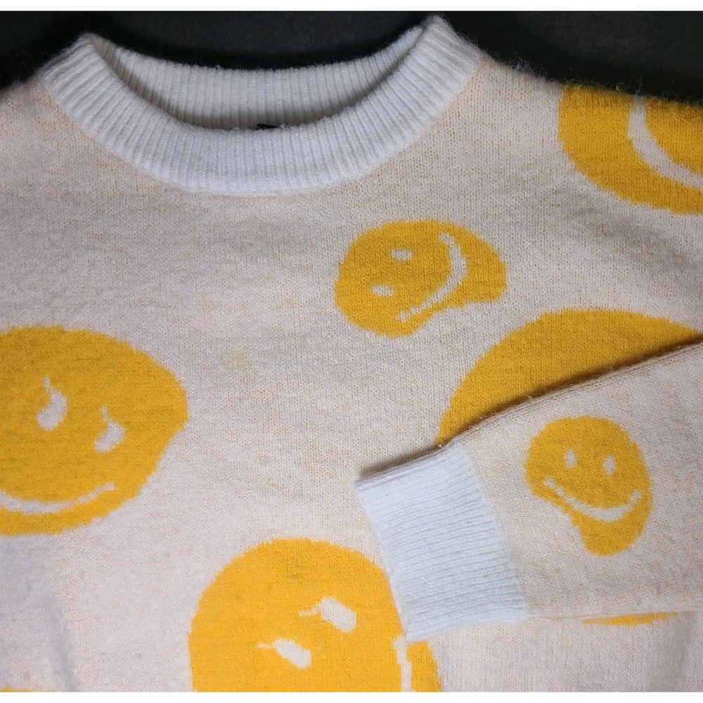 Forever 21 Smiley Face Sweater XS Cream Yellow Graphic Pullover Cozy Knit Y2K